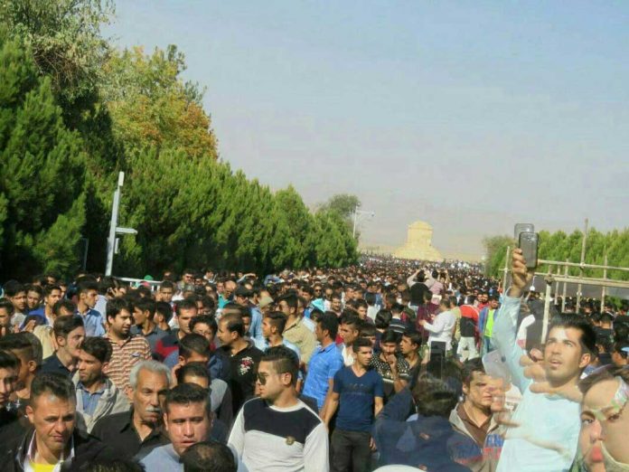 گردهمایی بزرگ در پاسارگاد، توزیع شیرکاکائو در تهران به مناسب روز کوروش بزرگ