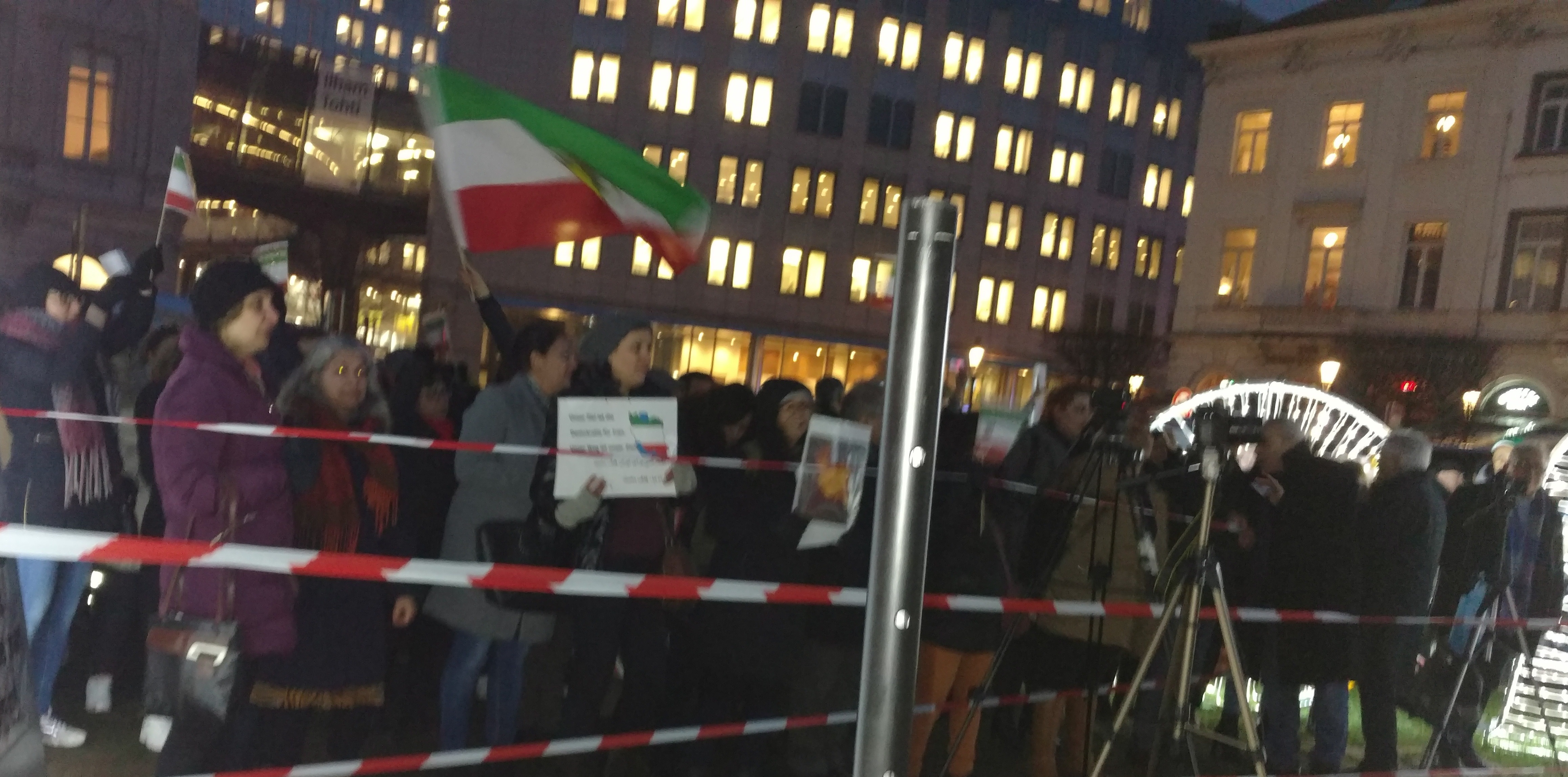 قطعنامه  ۱۱ دسامبر ۲۰۱۹، گردهمایی مقابل پارلمان اروپا در بروکسل